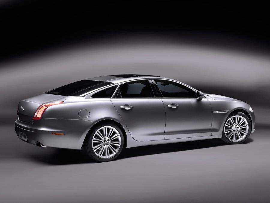  Jaguar XJ 2009 года  (фото 25 из 142)